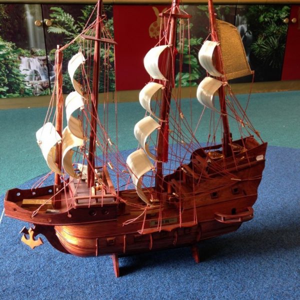 Welvaartschip - Handgemaakte houten Schip